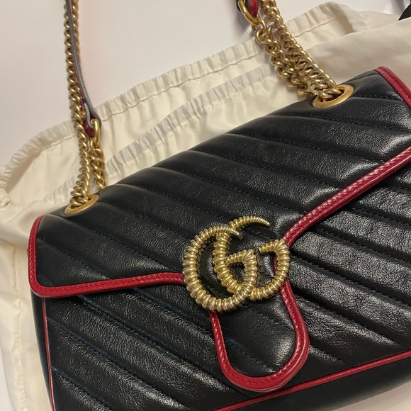Gucci GG Marmont Shoulder Bag in Black - Picture 2 of 9